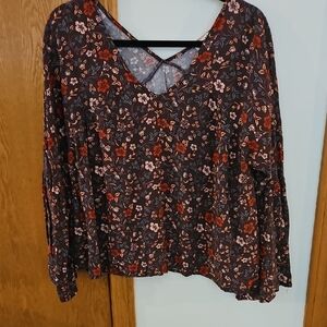 ANDREE BY UNIT Floral V-Neck Blouse - Burgundy and Red Short Crop